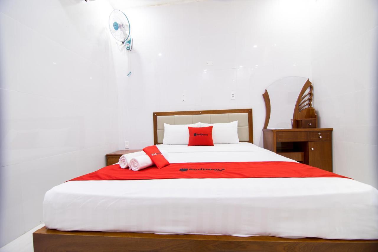 Reddoorz Plus @ Pham Ngu Lao 2 Хошимин Экстерьер фото