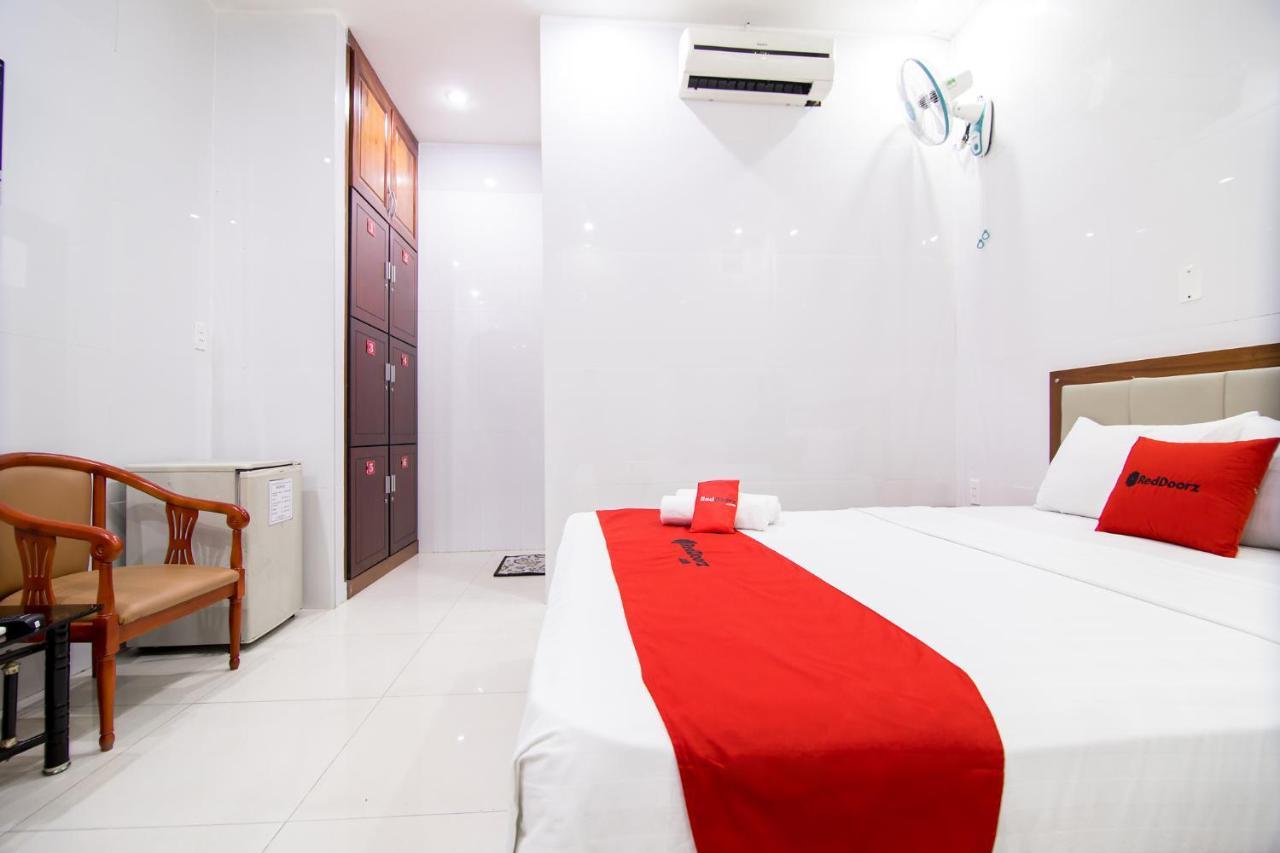 Reddoorz Plus @ Pham Ngu Lao 2 Хошимин Экстерьер фото
